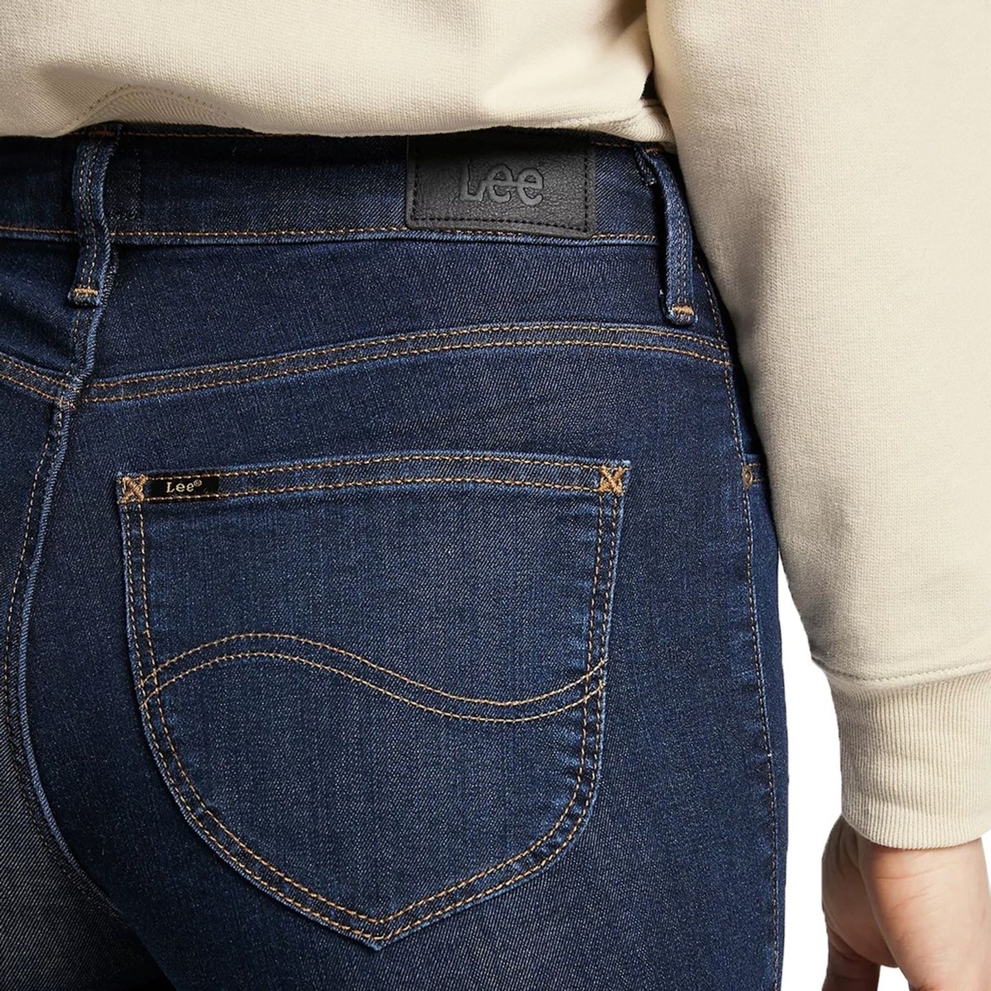 Lee Jeans – L’Indispensable Denim pour un Style Élégant et Confortable