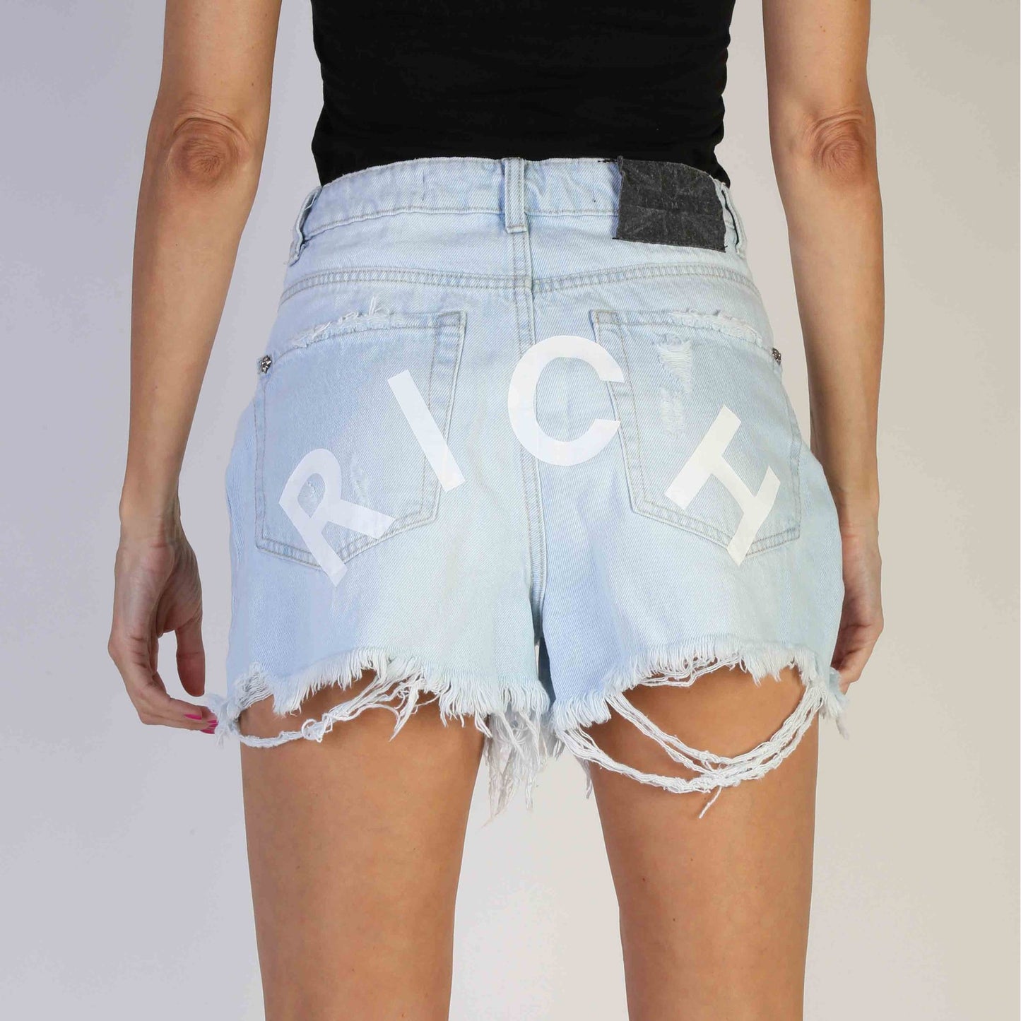 Bermuda John Richmond en Jean Bleu Détruit avec inscription "RICH" blanche
