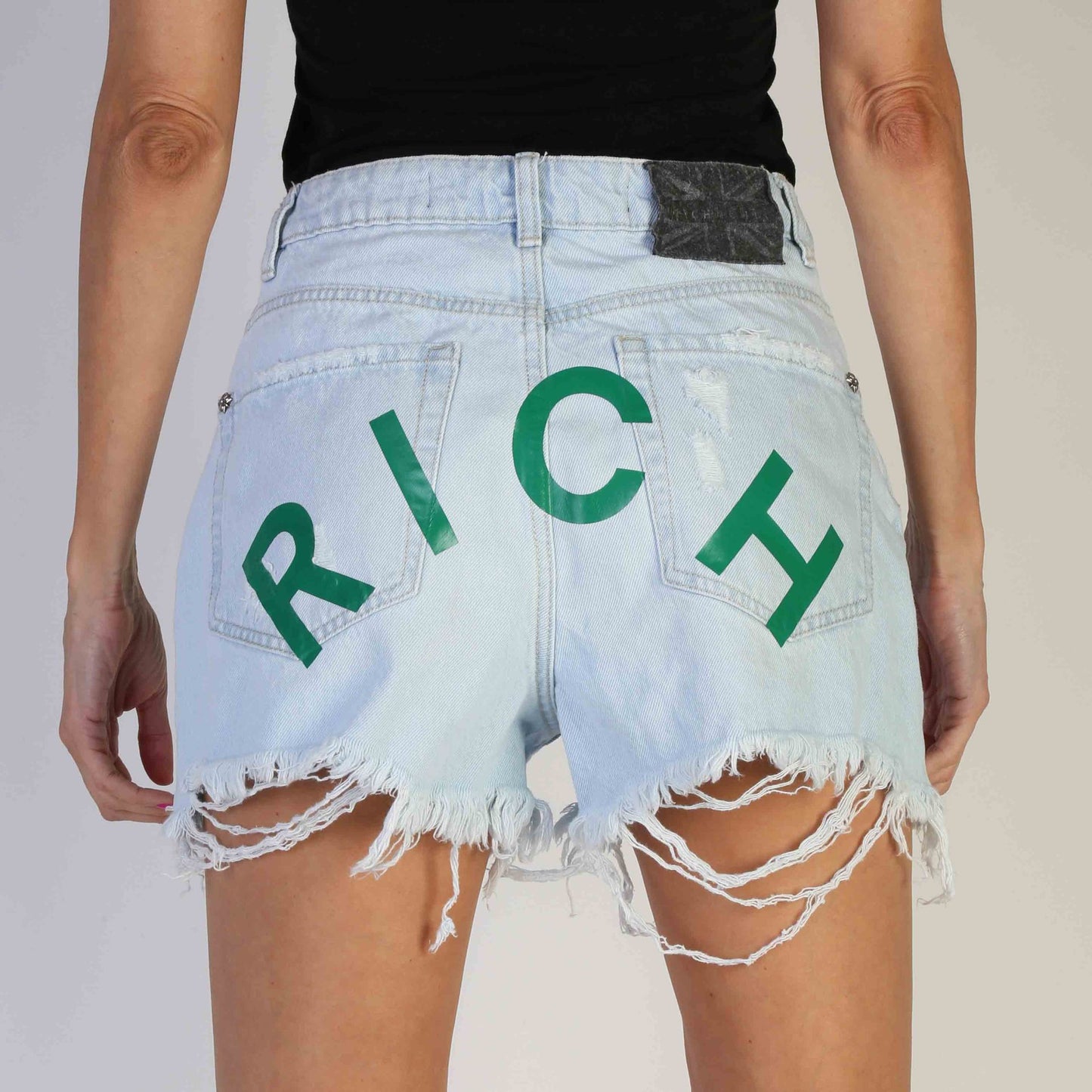 Bermuda John Richmond en Jean Bleu Détruit avec inscription "RICH" verte