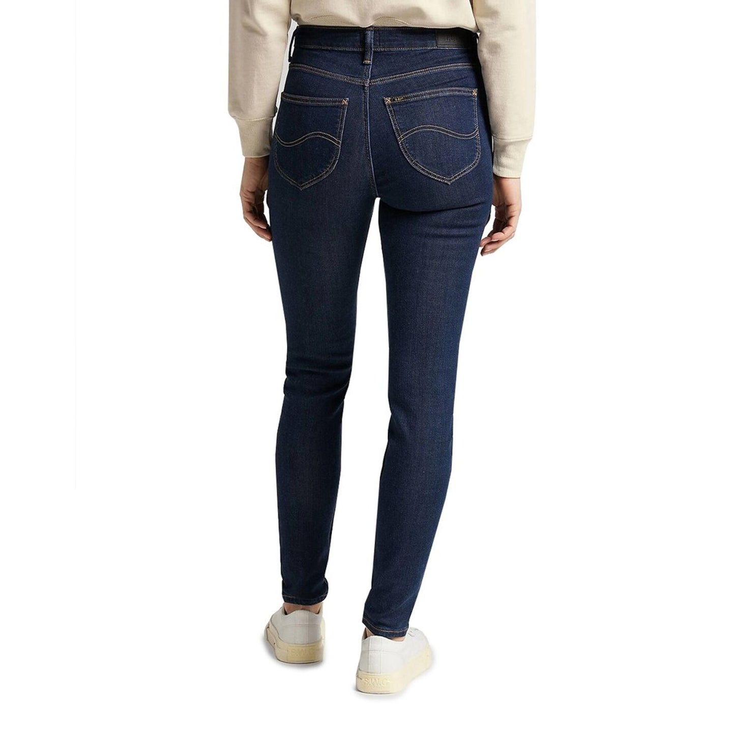 Lee Jeans – L’Indispensable Denim pour un Style Élégant et Confortable